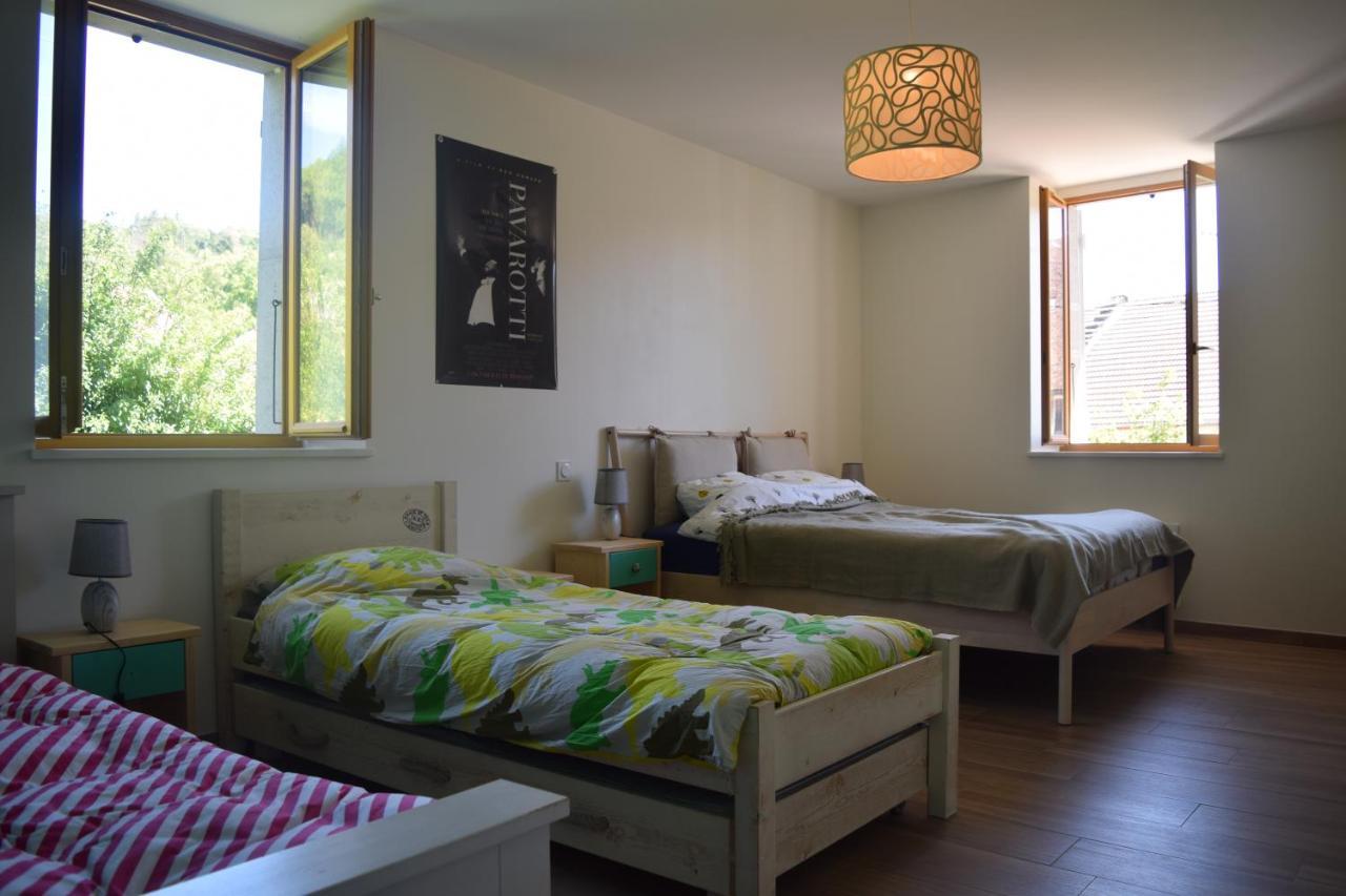 Spacious Apartment In Old Farm Close To Lac De Vouglans La Tour-du-Meix Eksteriør billede